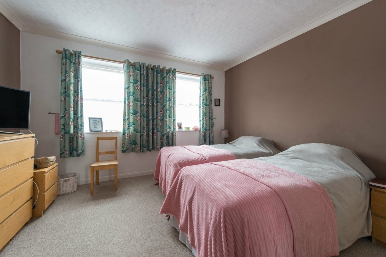 Properties To Let in Granville House Victoria Parade