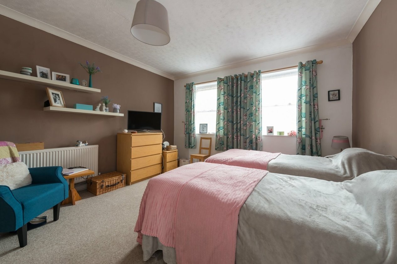Properties To Let in Granville House Victoria Parade