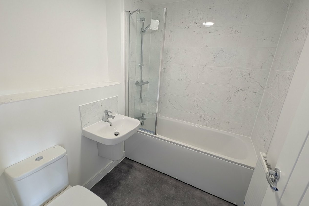 Properties To Let in Grenadier Drive Folkestone