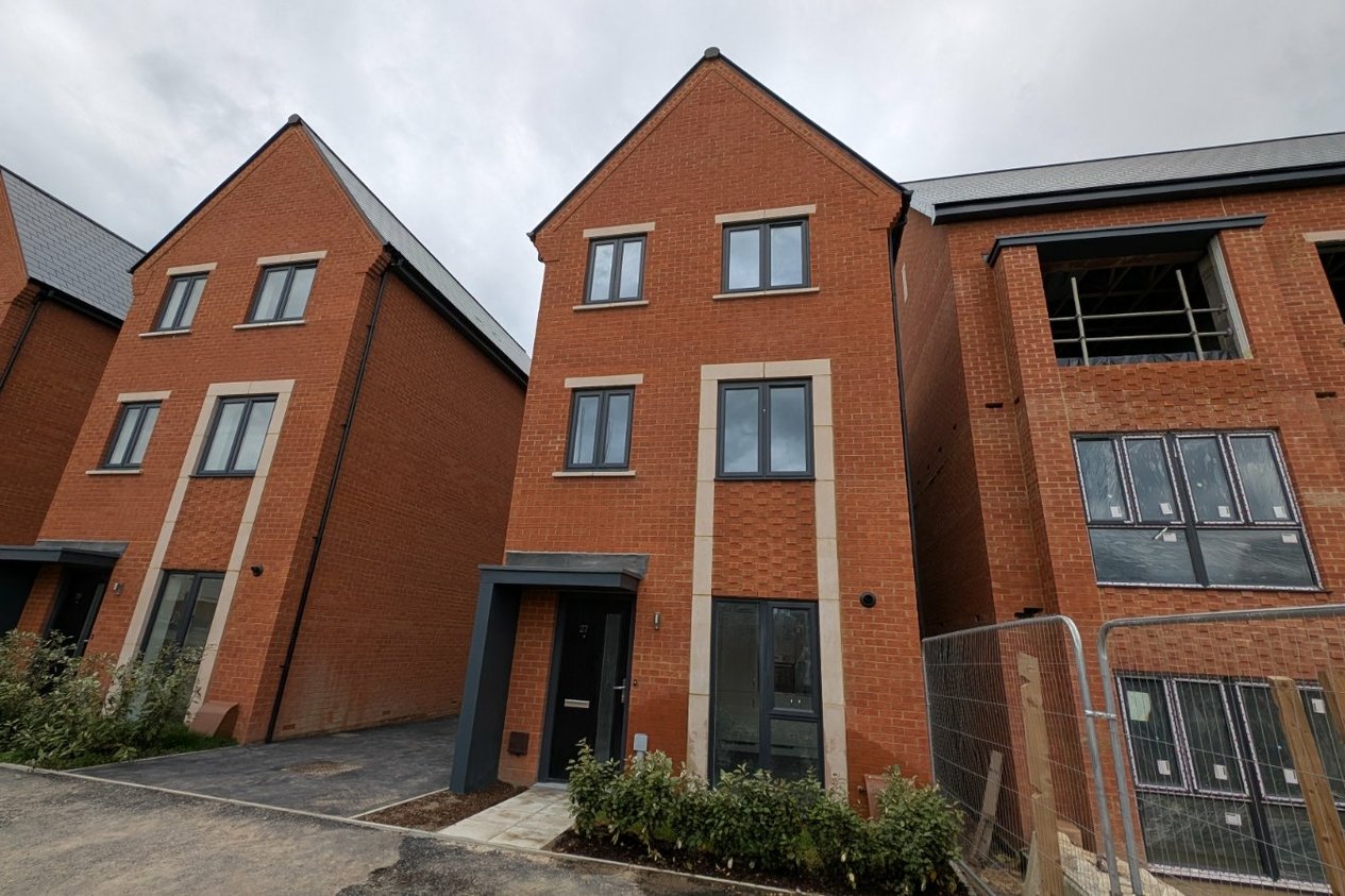 Properties To Let in Grenadier Drive Folkestone