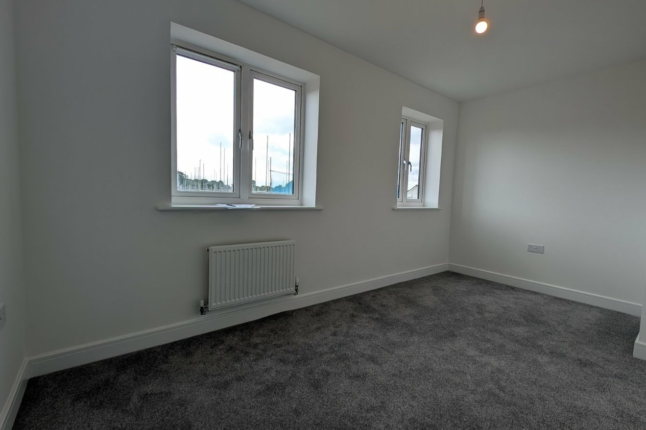 Properties To Let in Grenadier Drive Folkestone