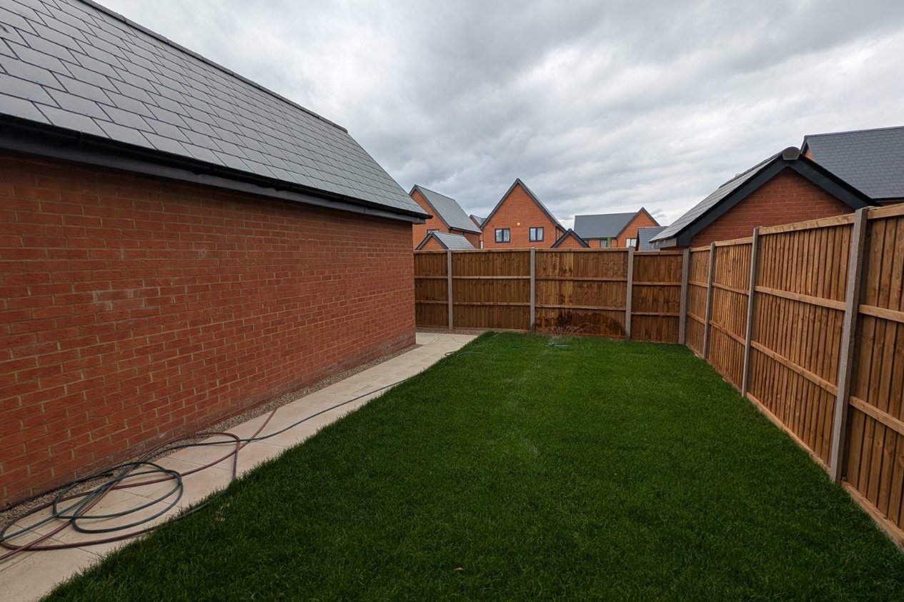 Properties To Let in Grenadier Drive Folkestone