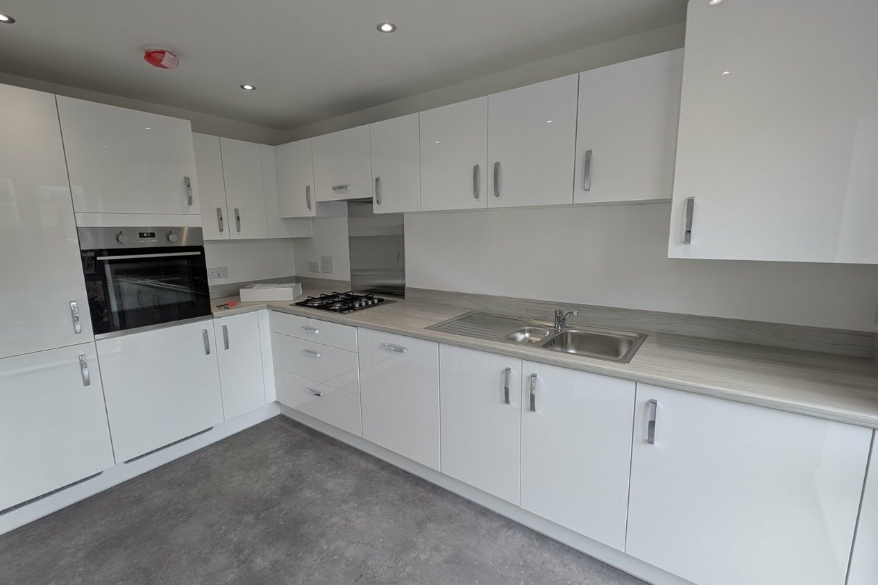 Properties To Let in Grenadier Drive Folkestone
