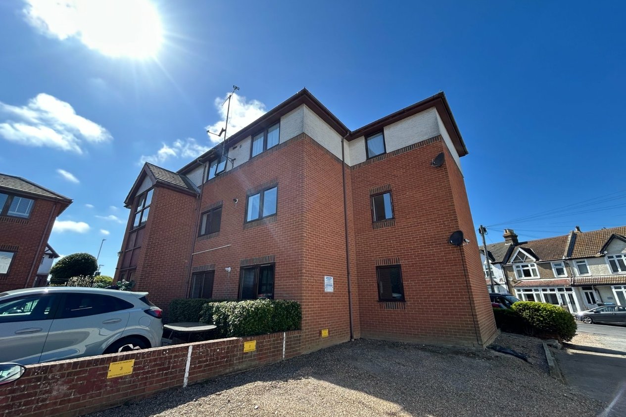 Properties Let in Greyfriars Court George Hill Road