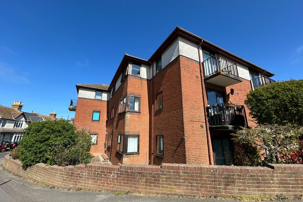 Properties Let in Greyfriars Court George Hill Road