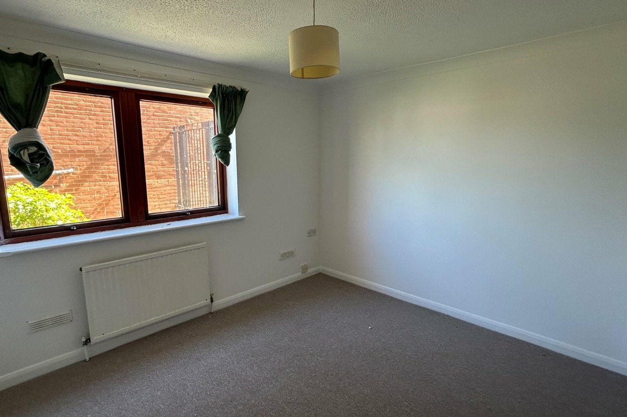 Properties Let in Greyfriars Court George Hill Road