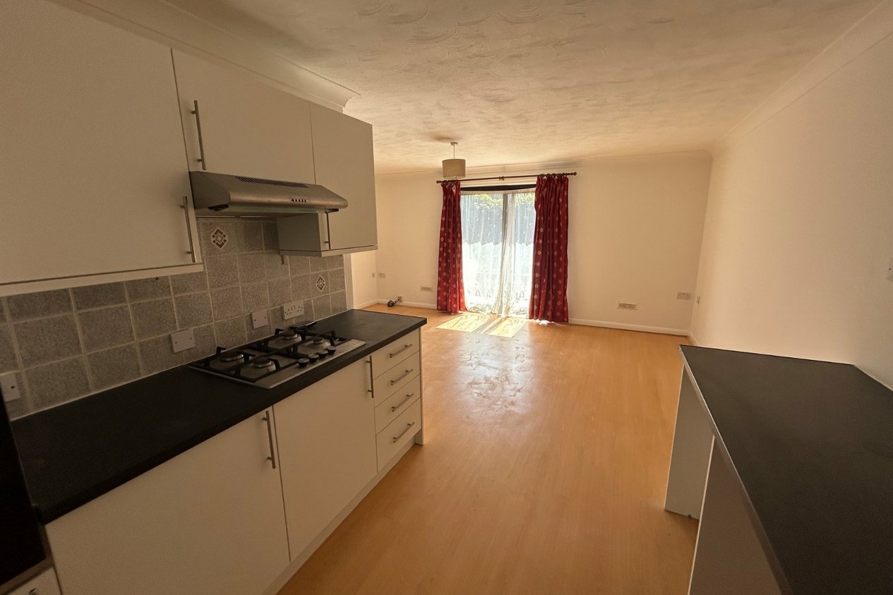 Properties Let in Greyfriars Court George Hill Road