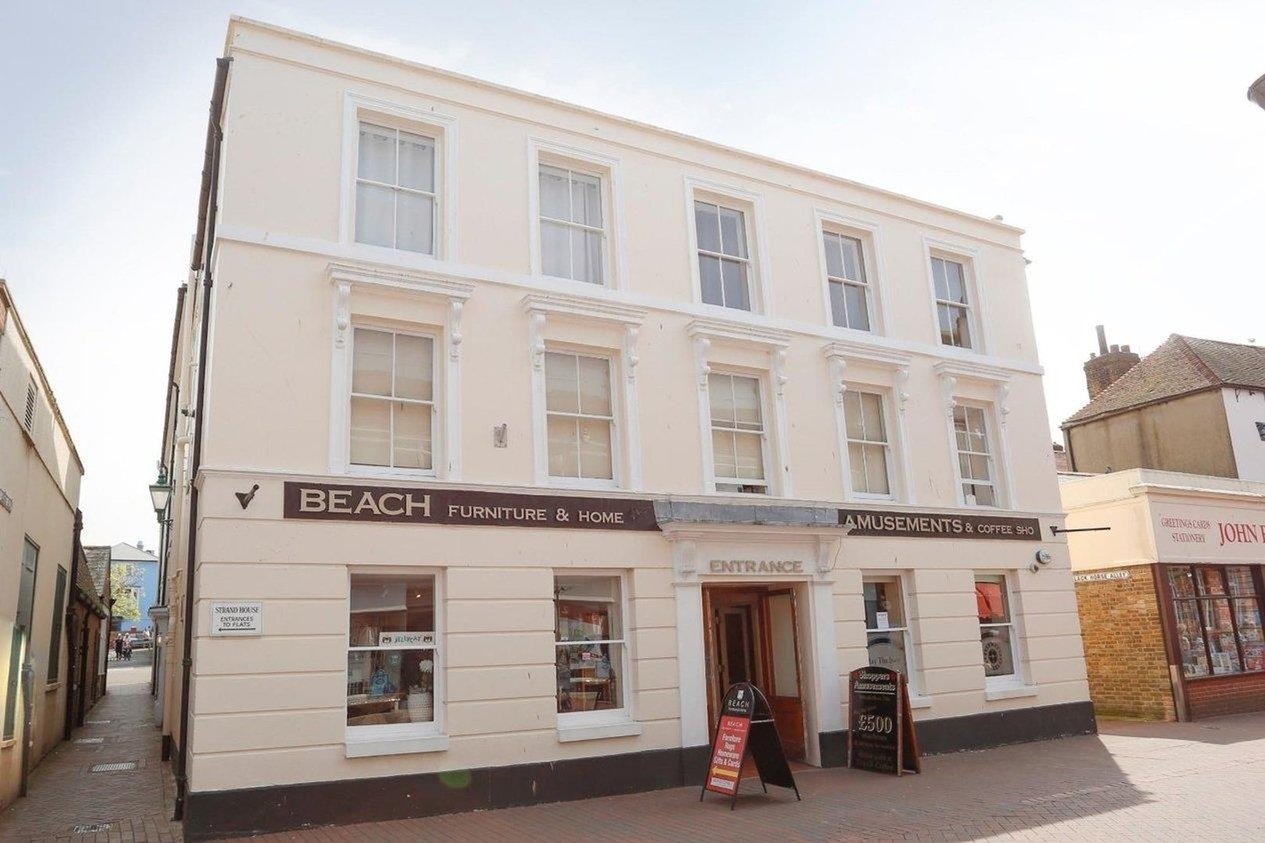 Properties Let Agreed in 36 High Street  Deal