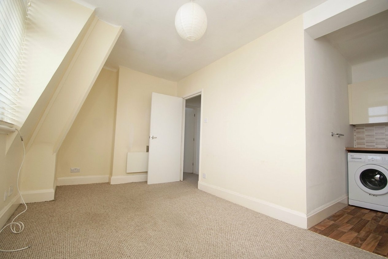 Properties To Let in High Street Deal