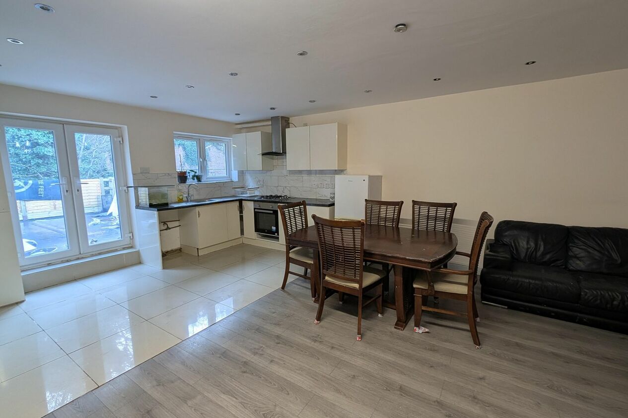 Properties To Let in High Street  Dover