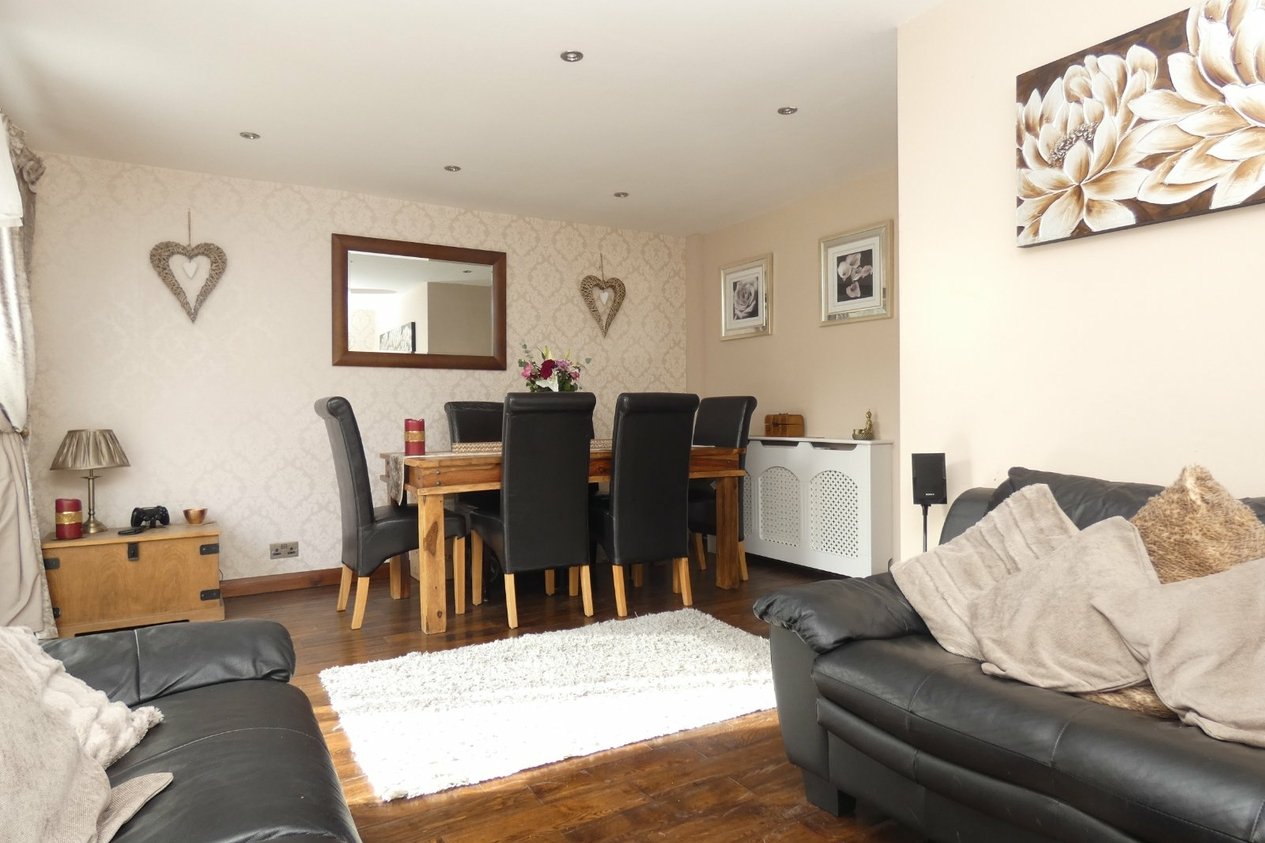 Properties Let in Holm Oak Close Canterbury
