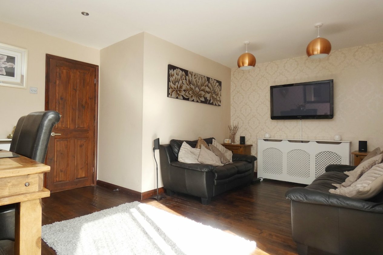 Properties Let in Holm Oak Close Canterbury