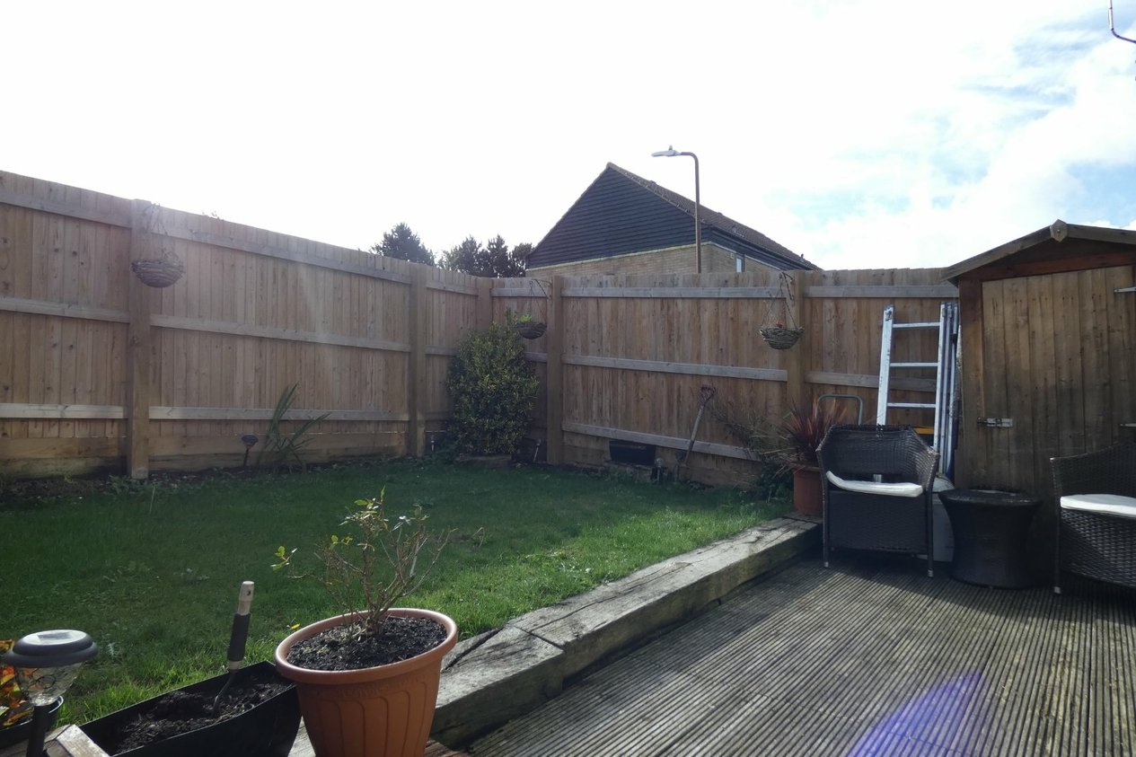 Properties Let in Holm Oak Close Canterbury