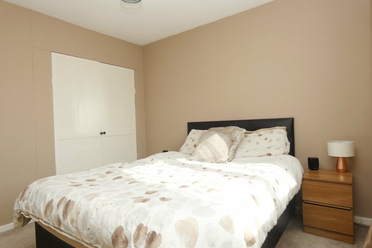 Properties Let in Holm Oak Close Canterbury
