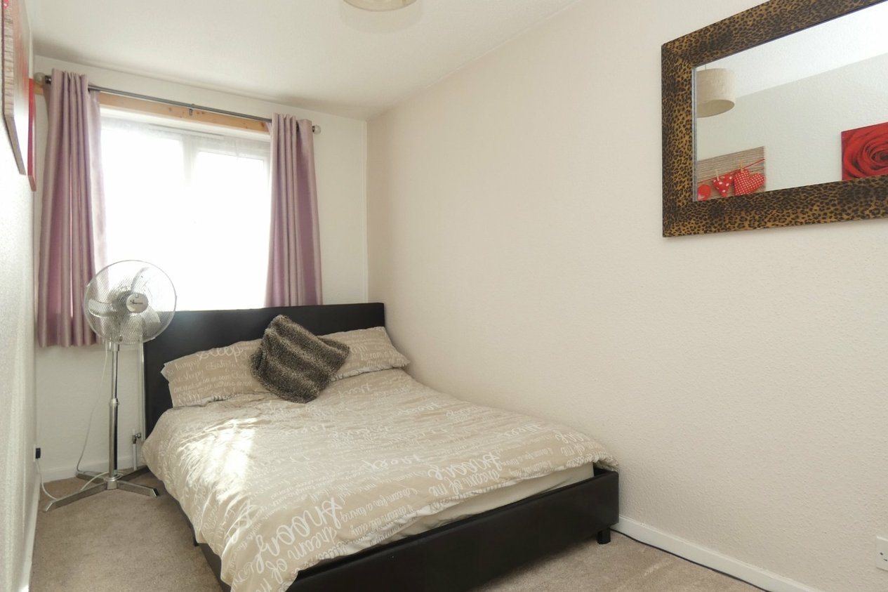 Properties Let in Holm Oak Close Canterbury