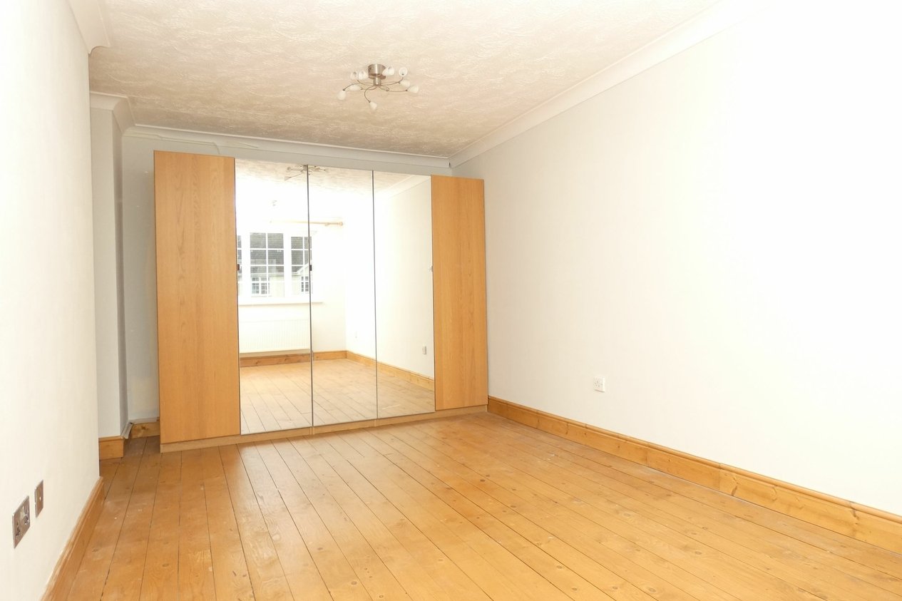 Properties To Let in Hoppers Way  Ashford