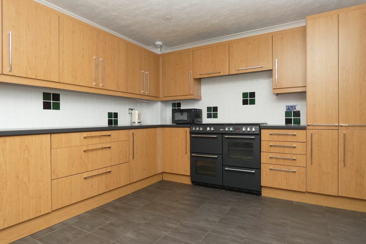 Properties To Let in Hoppers Way  Ashford