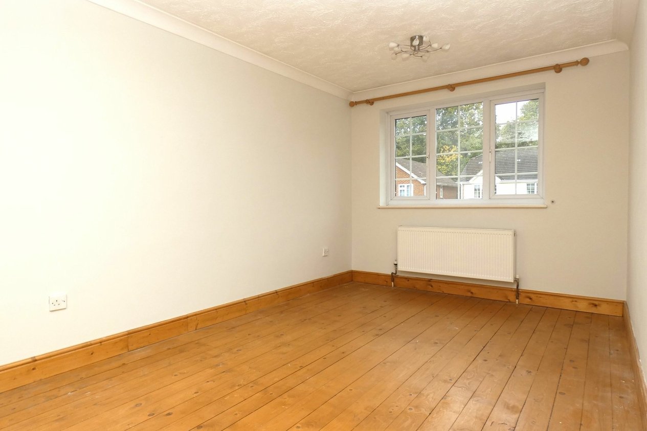 Properties To Let in Hoppers Way  Ashford