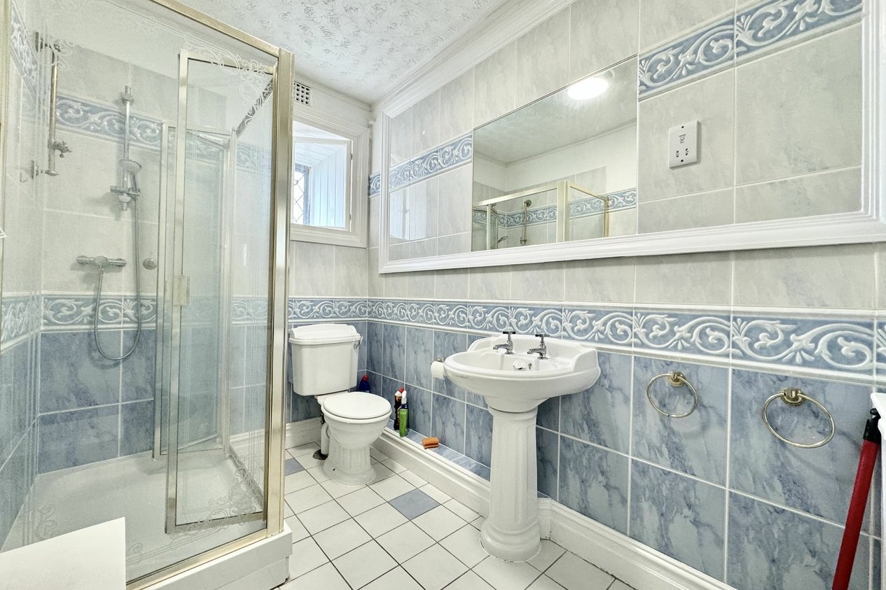Properties Under Offer in Joss Gap Road 