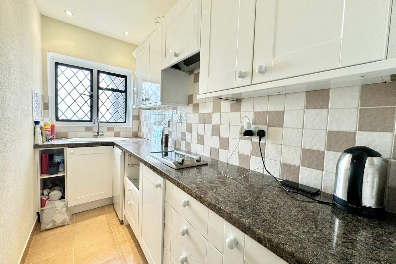 Properties Under Offer in Joss Gap Road 