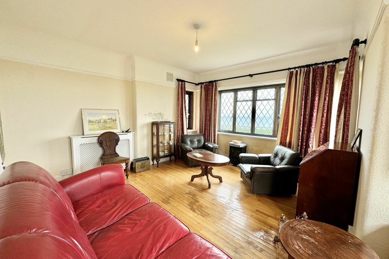 Properties Under Offer in Joss Gap Road 