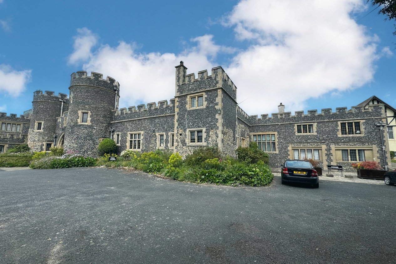 Properties Under Offer in Joss Gap Road 
