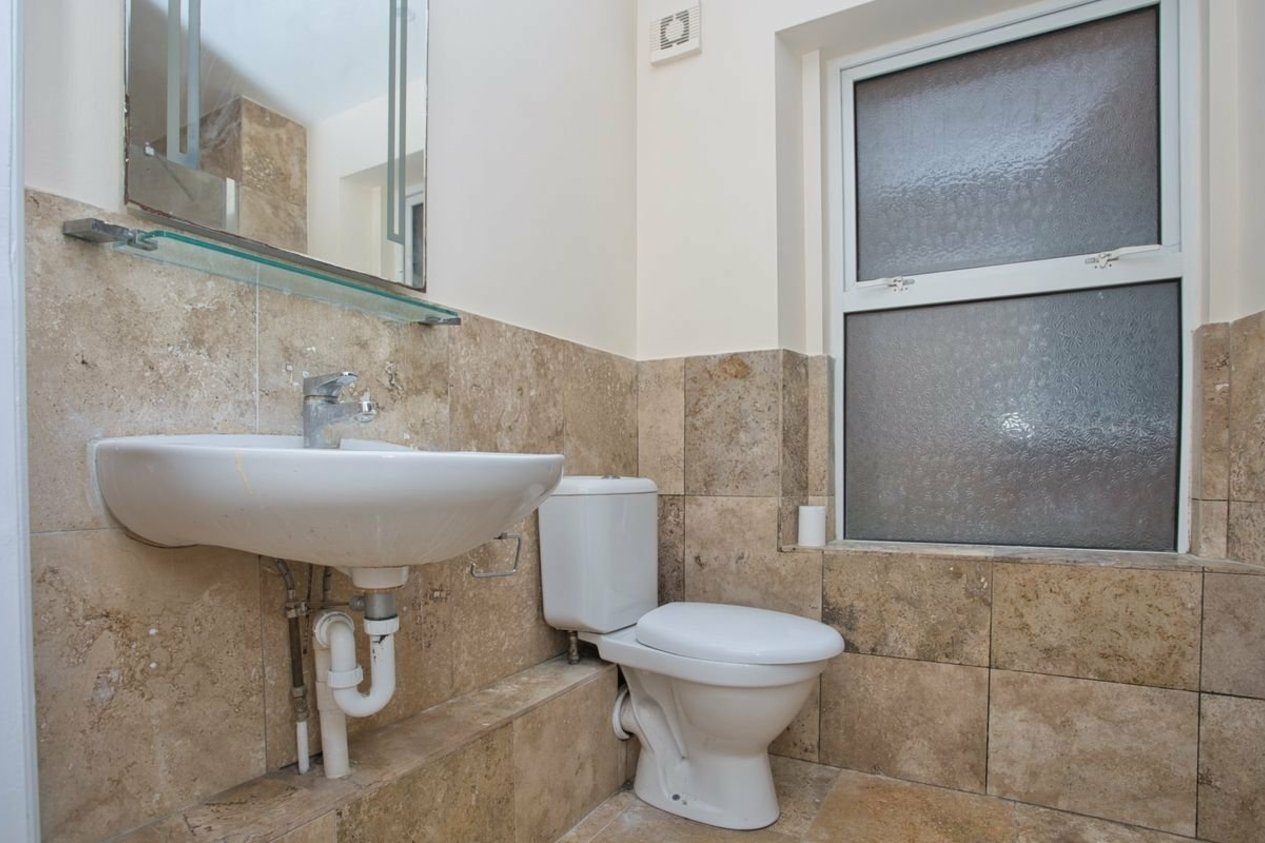 Properties To Let in Kingsnorth Gardens Folkestone