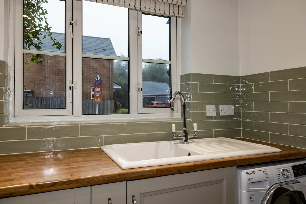 Properties Let Agreed in Laurel Way Chartham