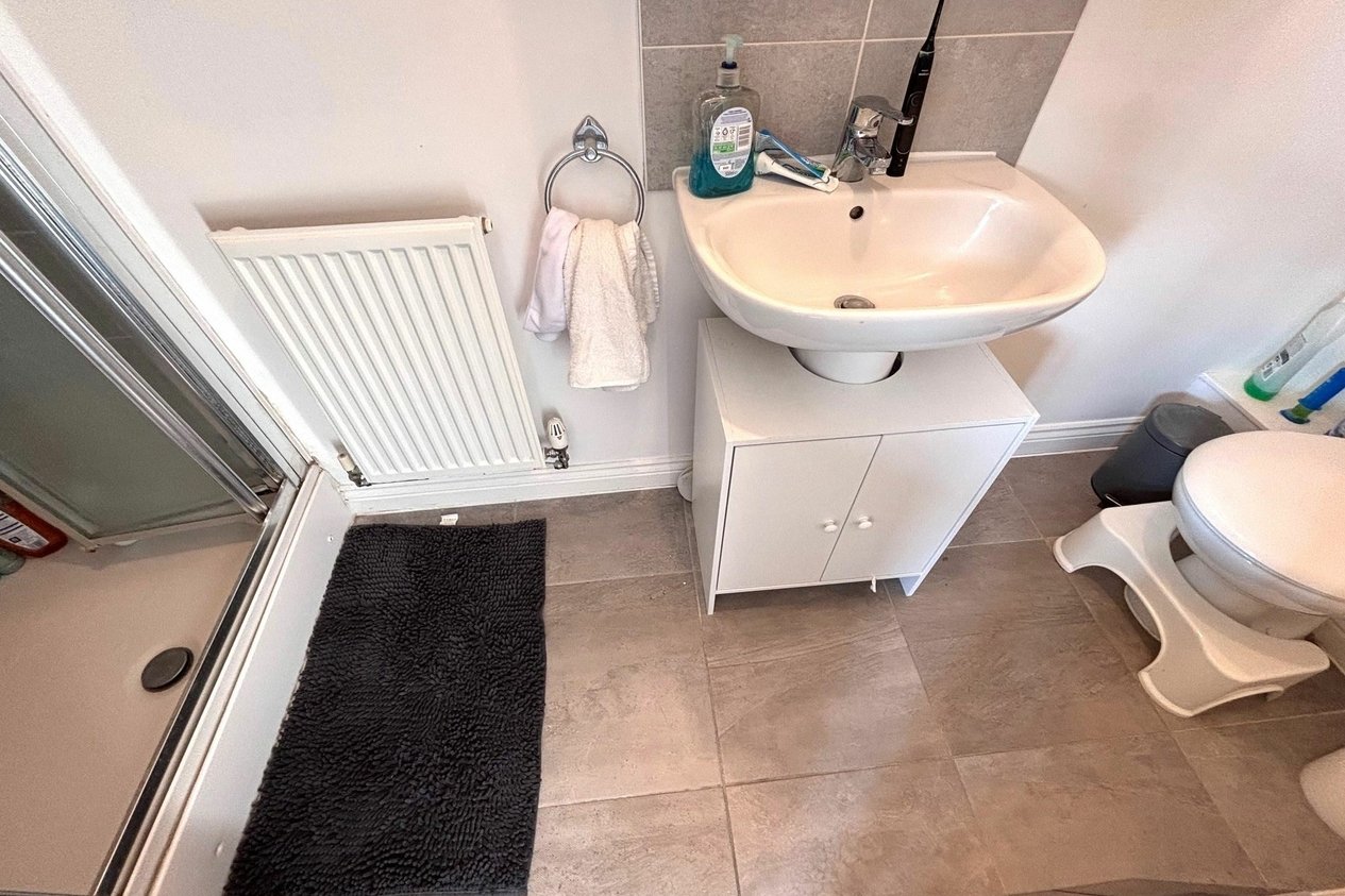 Properties To Let in Lincoln Gardens  Kingsnorth