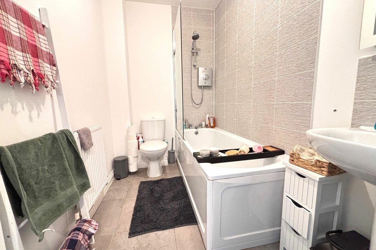 Properties To Let in Lincoln Gardens  Kingsnorth