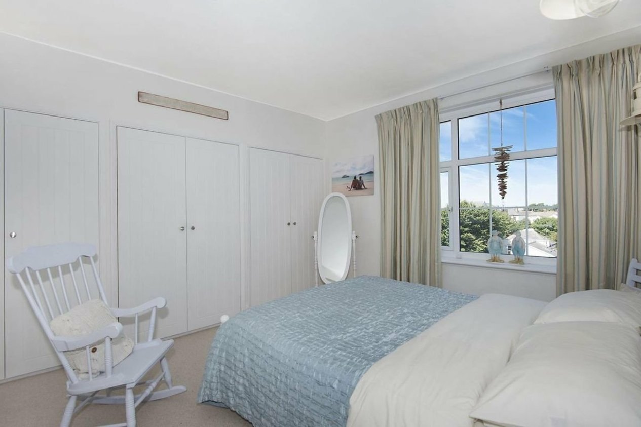 Properties To Let in Lloyd Court High Street