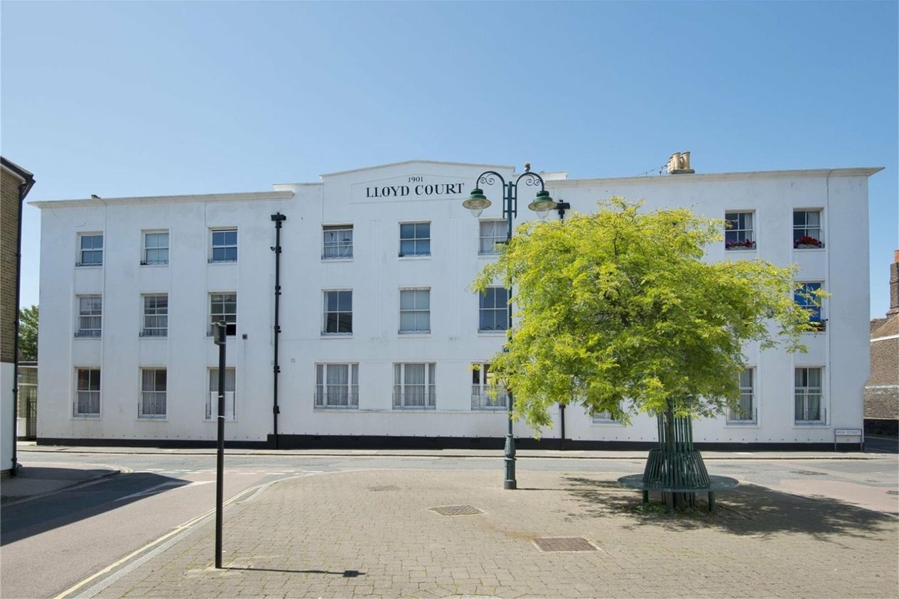 Properties To Let in Lloyd Court High Street