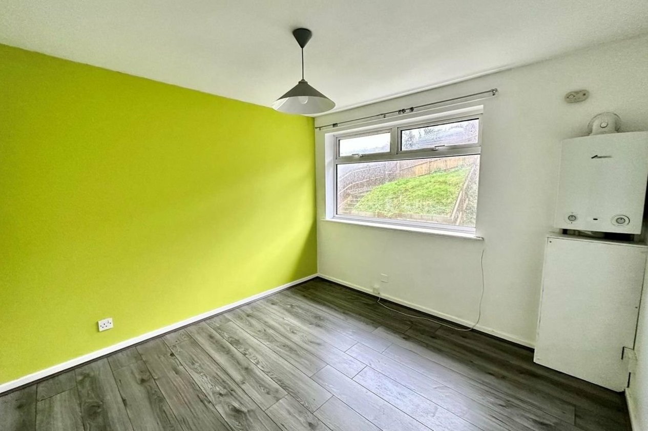 Properties To Let in Longfield Road Dover