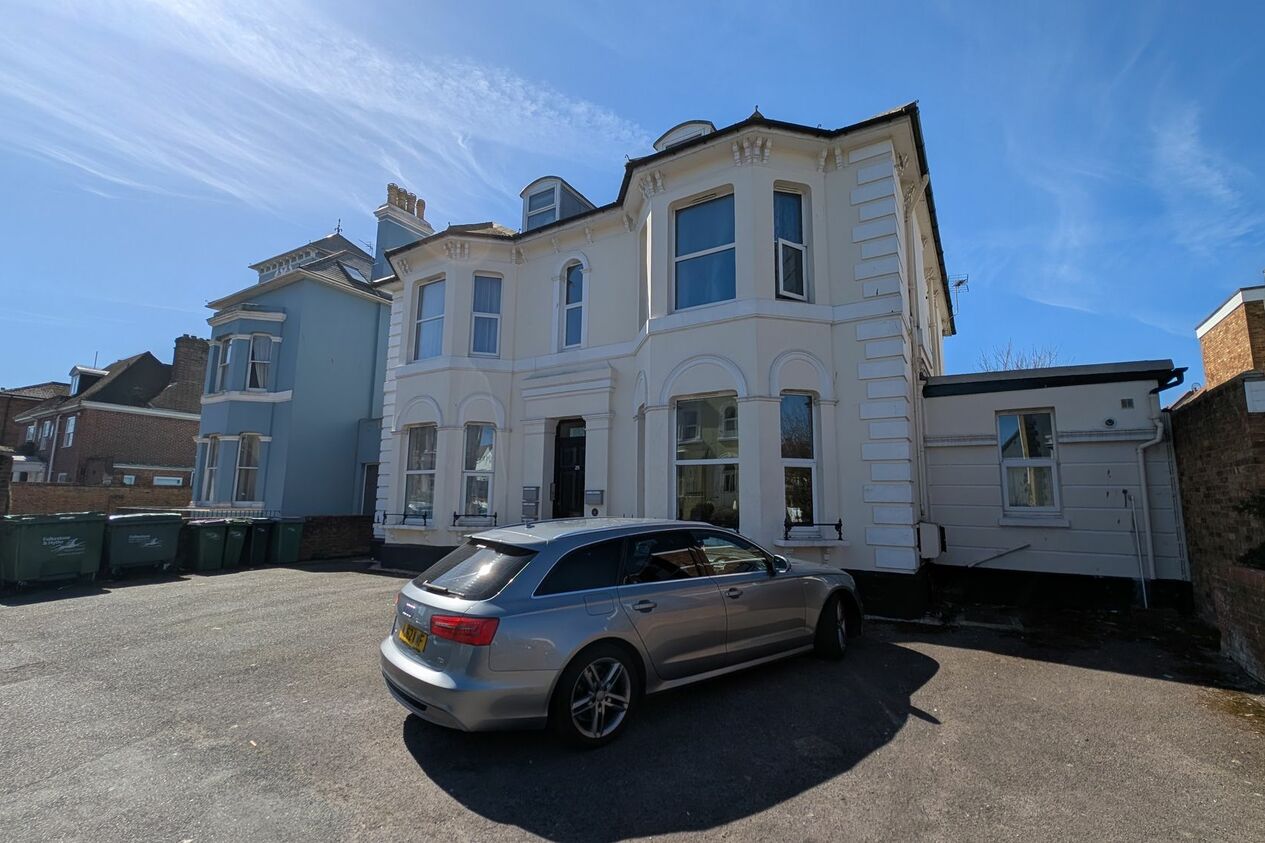 Properties To Let in Manor Road  Manor Lodge