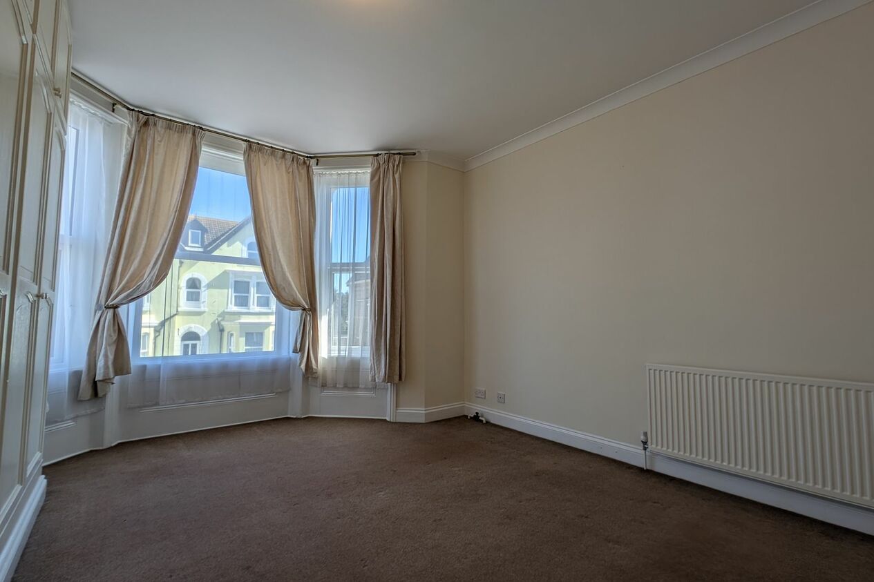 Properties To Let in Manor Road  Manor Lodge
