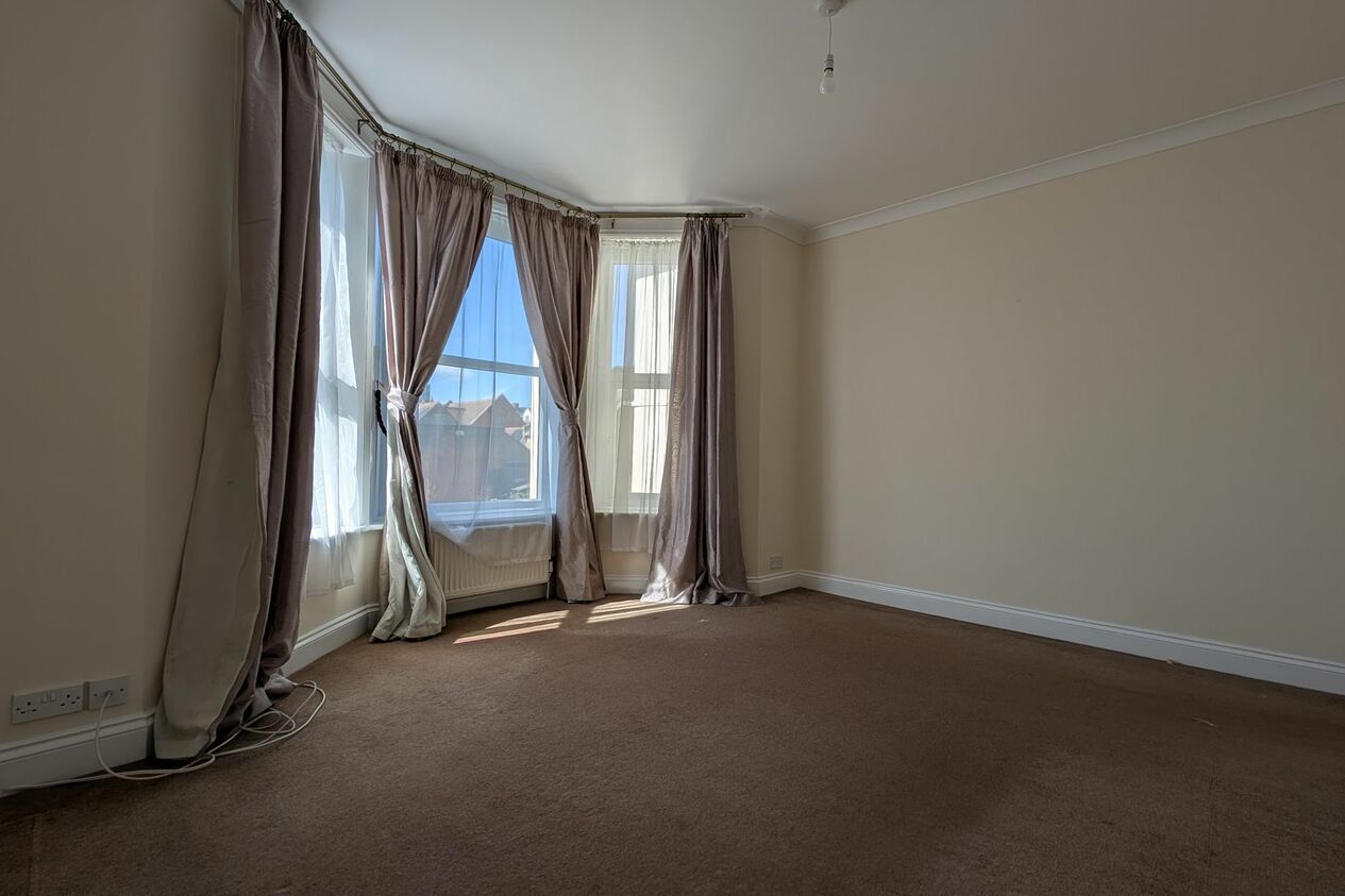Properties To Let in Manor Road  Manor Lodge