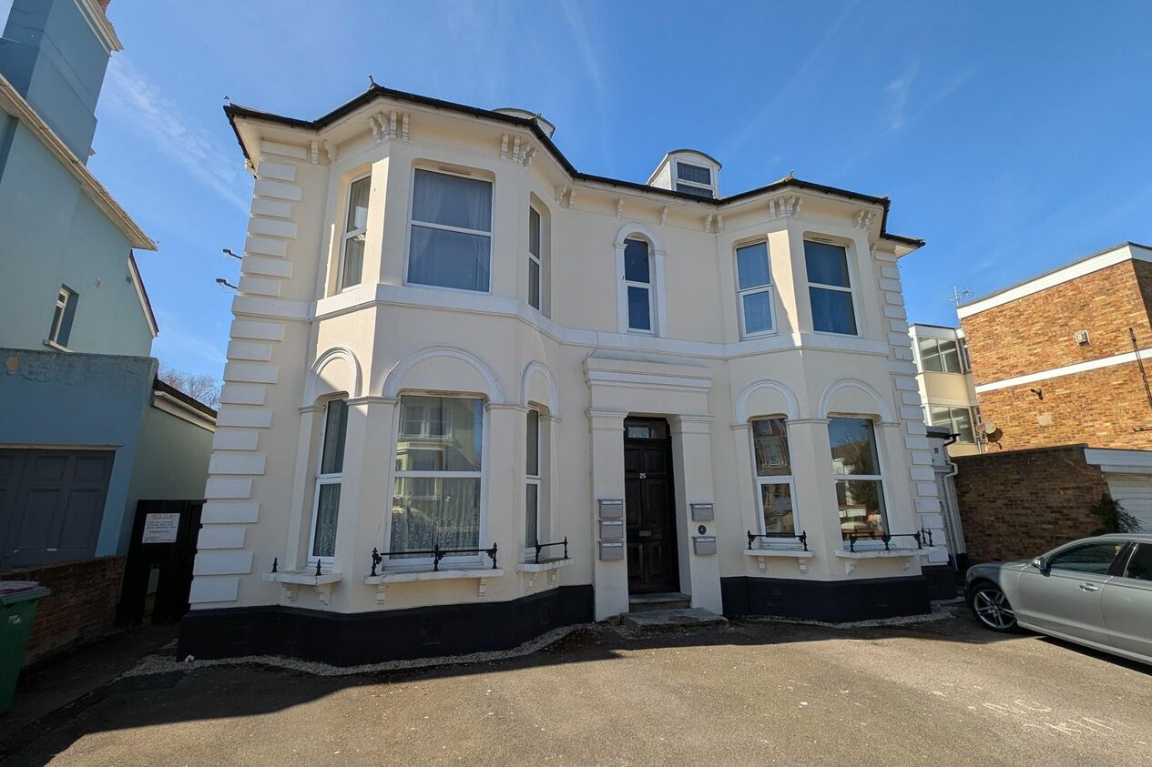 Properties To Let in Manor Road  Manor Lodge