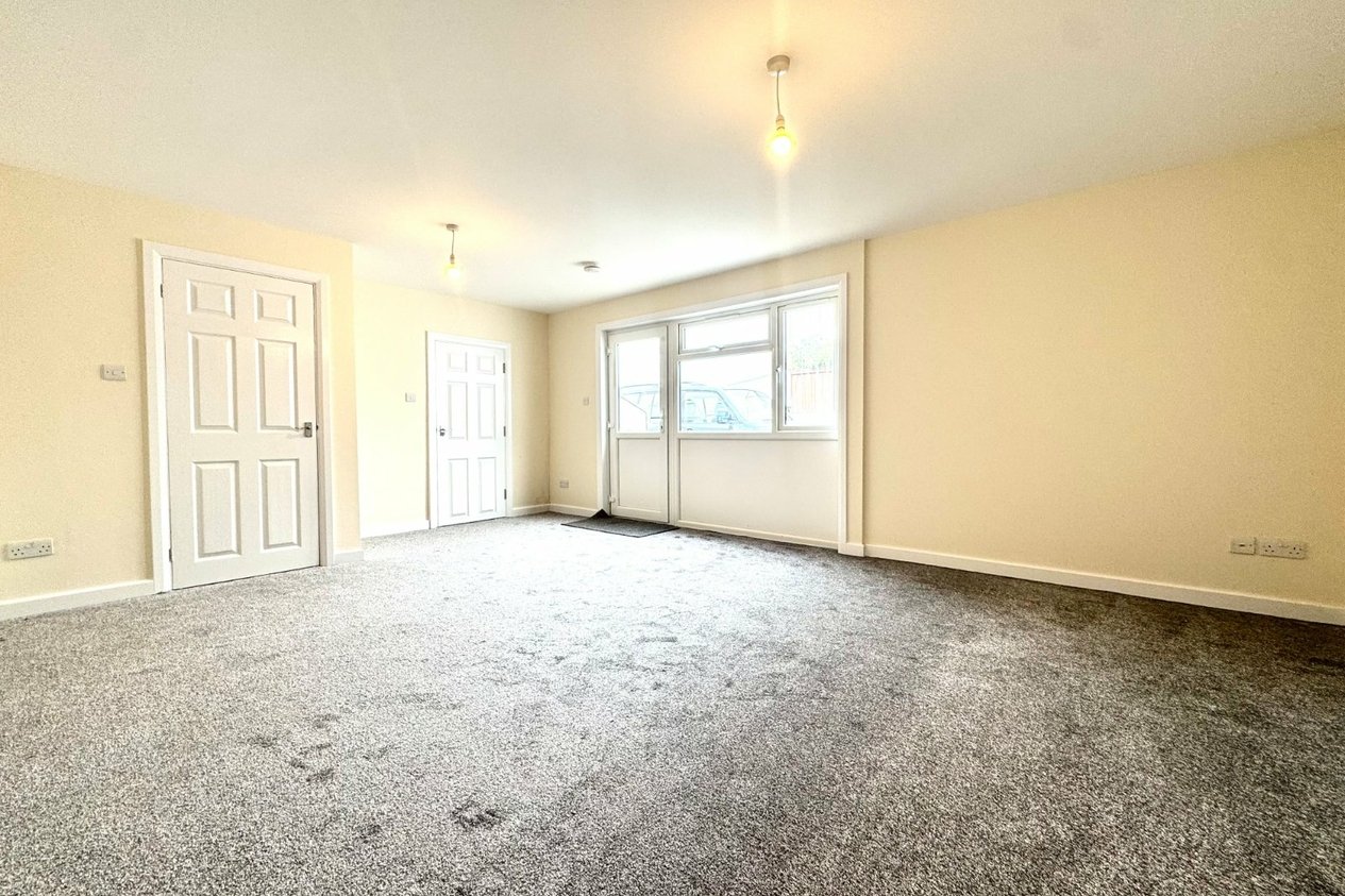 Properties To Let in Manston Court Road 