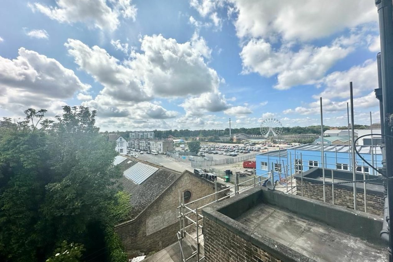 Properties To Let in Marine Gardens 