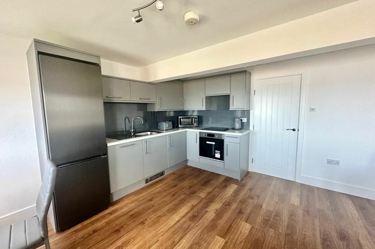 Properties To Let in Marine Gardens 