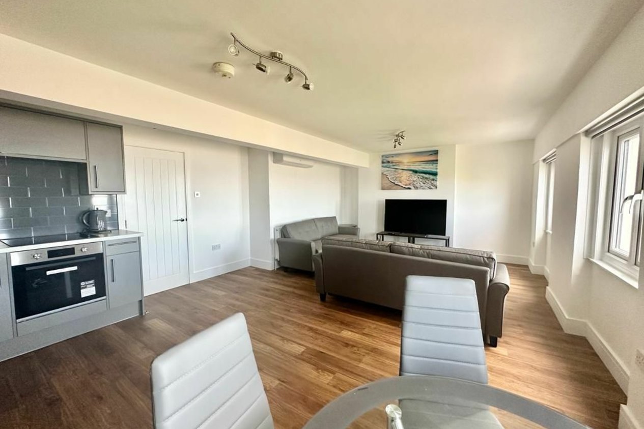 Properties To Let in Marine Gardens 