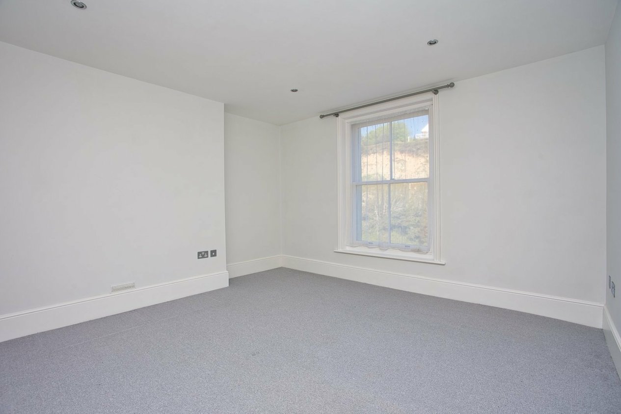 Properties To Let in Marine Parade Folkestone