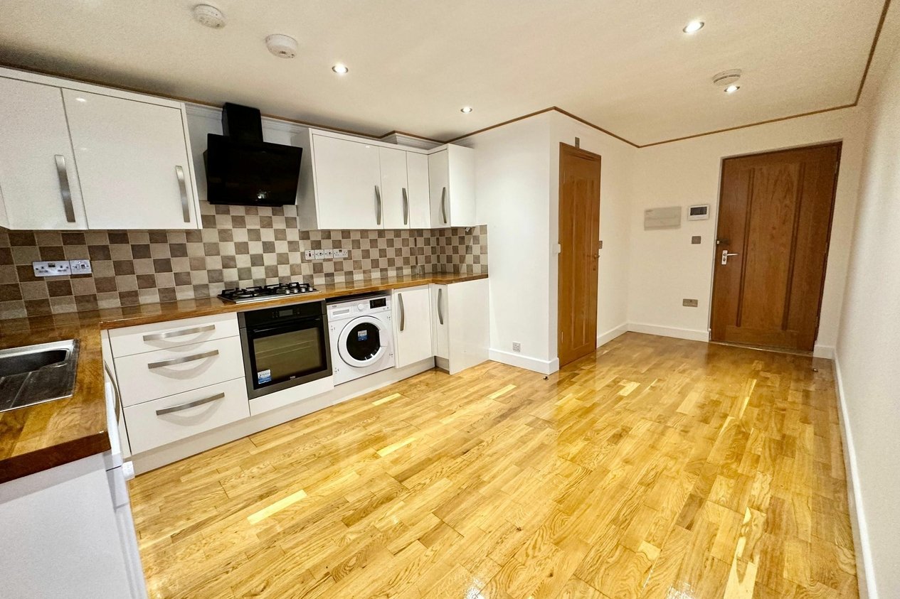 Properties To Let in Newington Road 