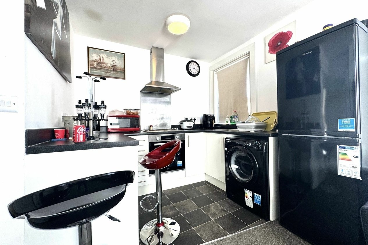 Properties Under Offer in Oxford Street 