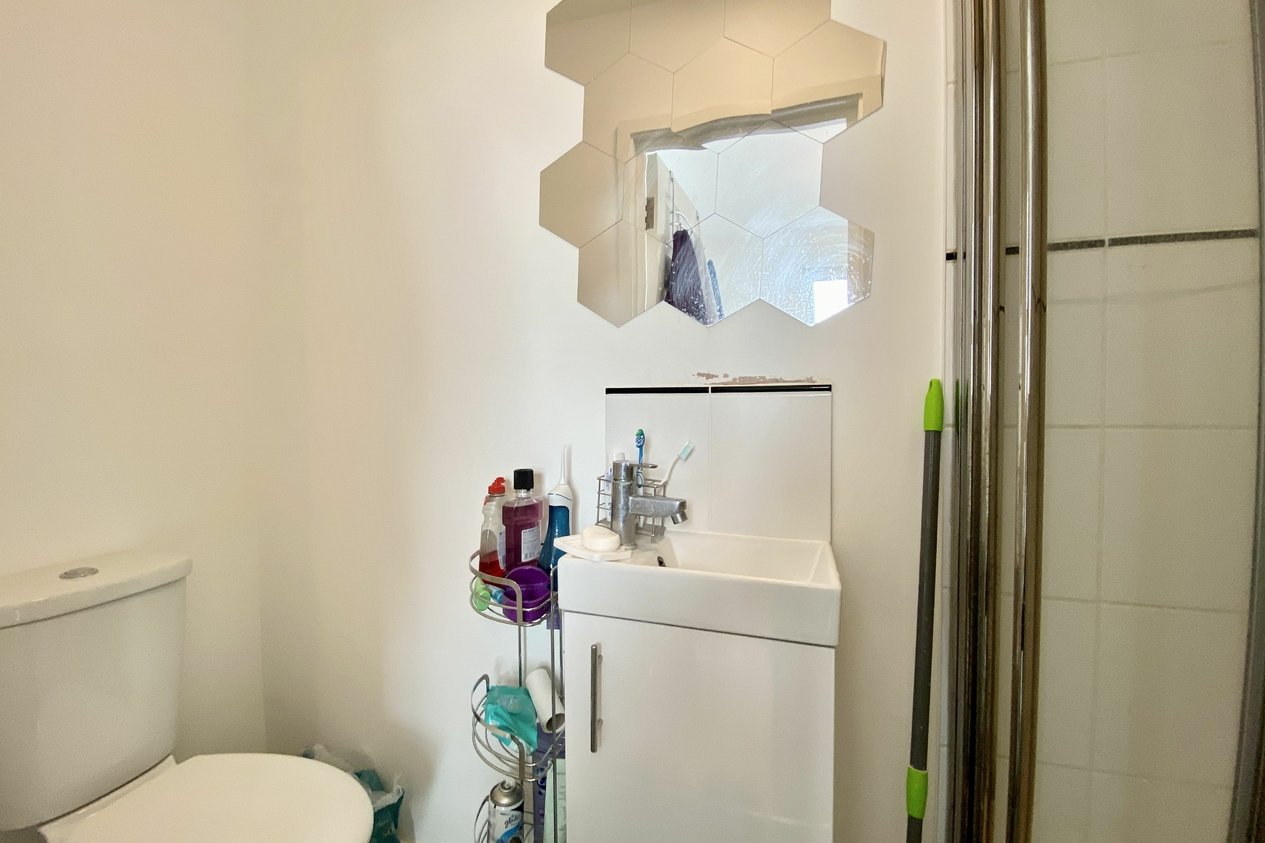 Properties Under Offer in Oxford Street 