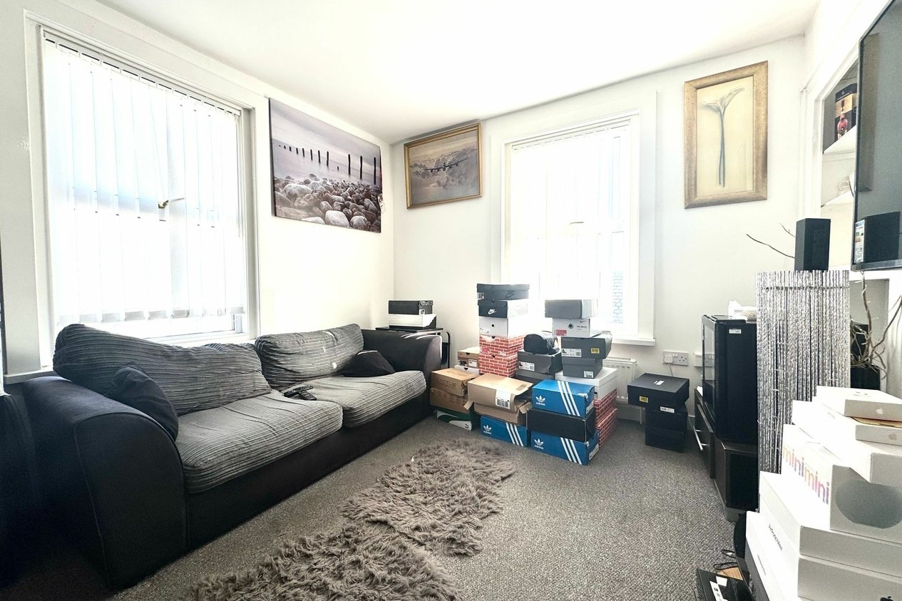 Properties Under Offer in Oxford Street 