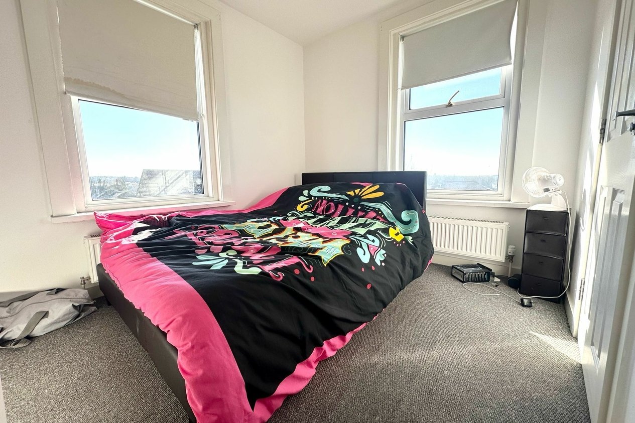 Properties Under Offer in Oxford Street 