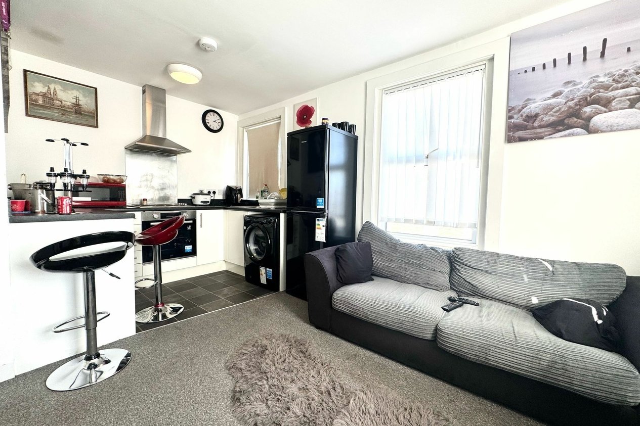Properties Under Offer in Oxford Street 