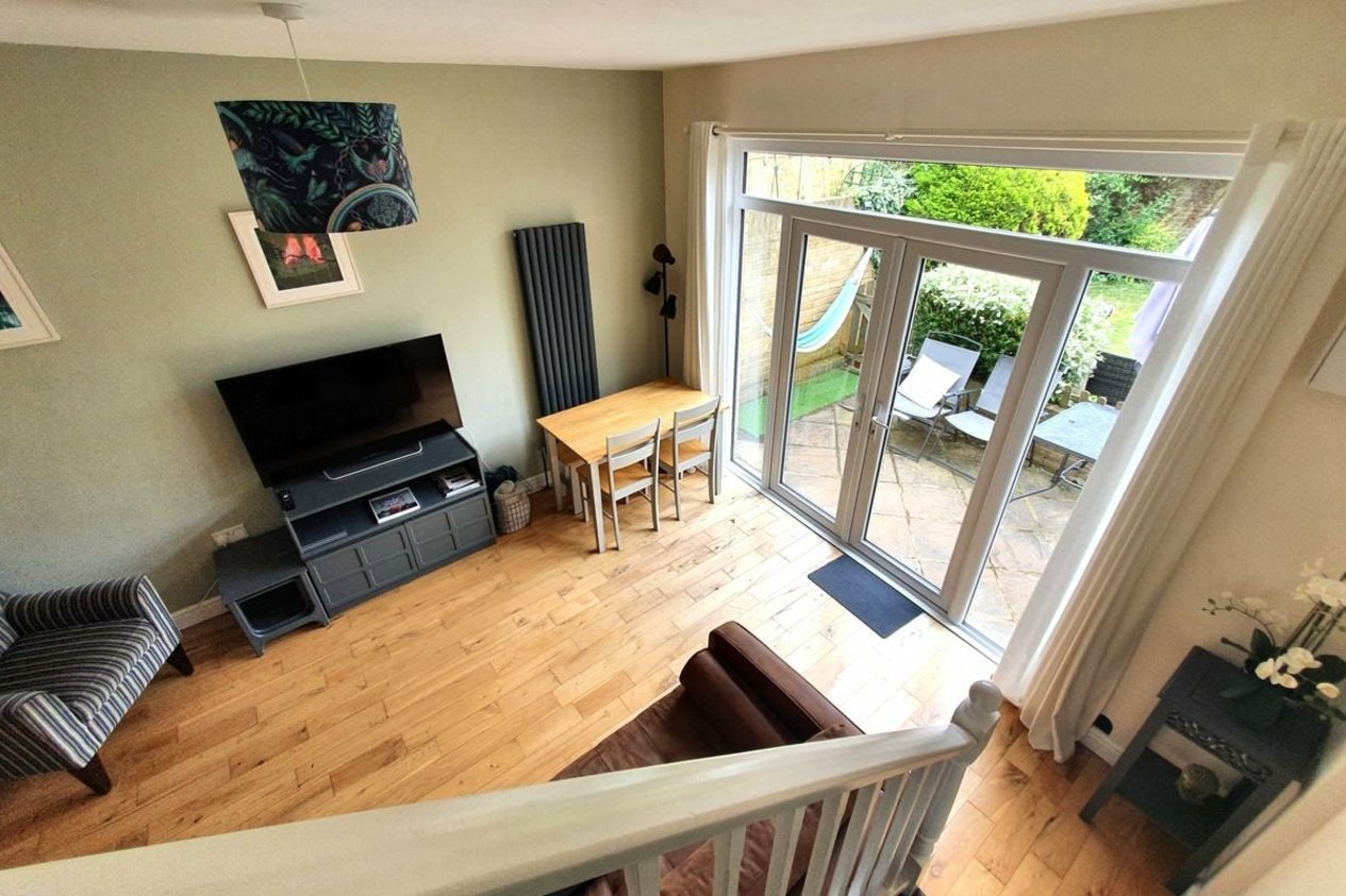 Properties To Let in Oyster Mews Skinners Alley