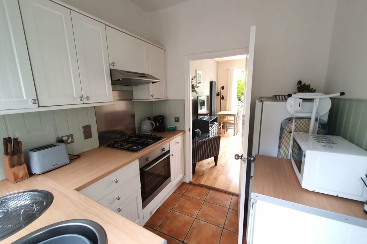 Properties To Let in Oyster Mews Skinners Alley